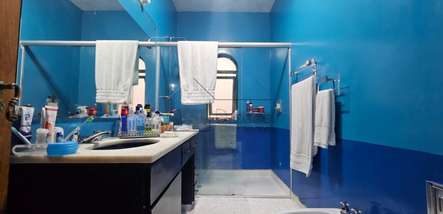 Sobrado à Venda em Rua Fechada no Alto de Pinheiros – 460m² Construídos, 4 Suítes, Segurança 24h