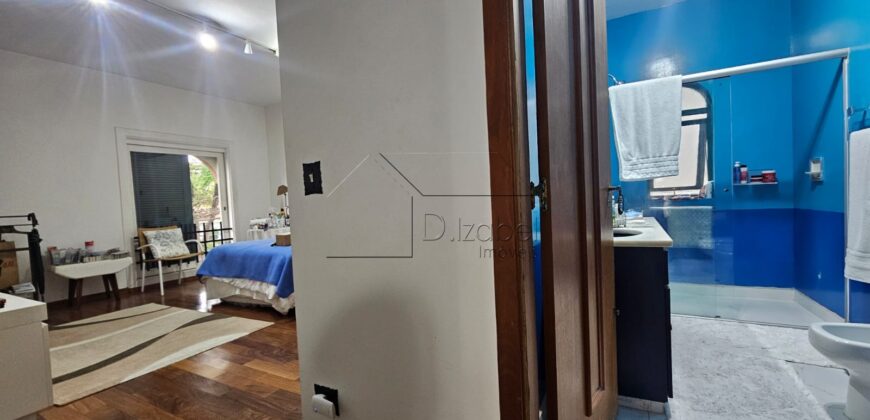 Sobrado à Venda em Rua Fechada no Alto de Pinheiros – 460m² Construídos, 4 Suítes, Segurança 24h