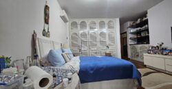 Sobrado à Venda em Rua Fechada no Alto de Pinheiros – 460m² Construídos, 4 Suítes, Segurança 24h