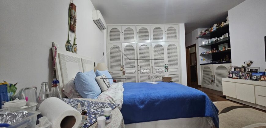 Sobrado à Venda em Rua Fechada no Alto de Pinheiros – 460m² Construídos, 4 Suítes, Segurança 24h