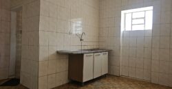 Casa à venda com 200 m² de terreno e 180 m² de área construída na Vila Madalena, São Paulo.