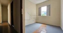 Casa à venda com 200 m² de terreno e 180 m² de área construída na Vila Madalena, São Paulo.