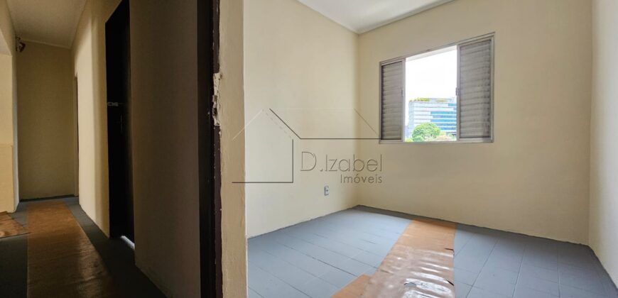 Casa à venda com 200 m² de terreno e 180 m² de área construída na Vila Madalena, São Paulo.