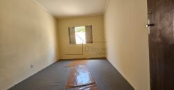 Casa à venda com 200 m² de terreno e 180 m² de área construída na Vila Madalena, São Paulo.