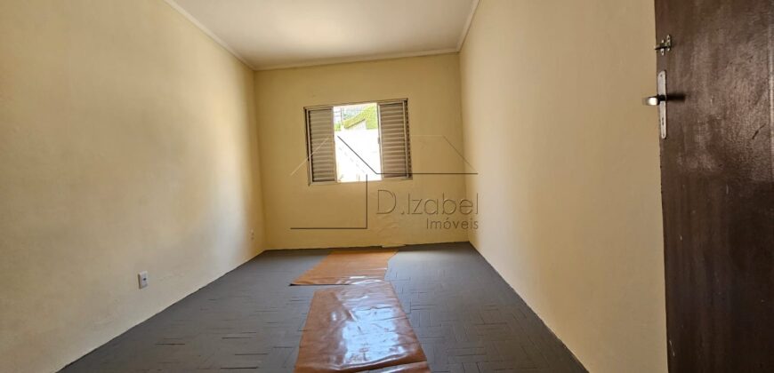 Casa à venda com 200 m² de terreno e 180 m² de área construída na Vila Madalena, São Paulo.