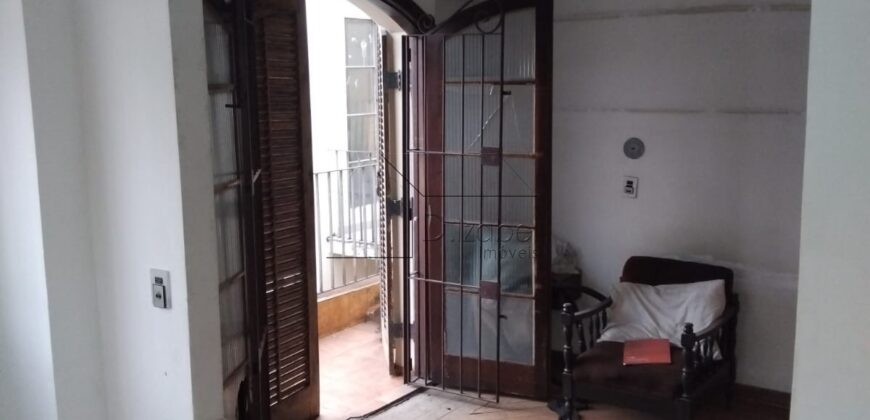 Casa à venda para reforma com 430 m² de área construída no tradicional bairro do Sumaré.