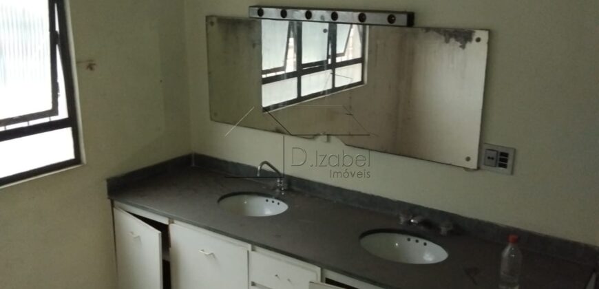 Casa à venda para reforma com 430 m² de área construída no tradicional bairro do Sumaré.