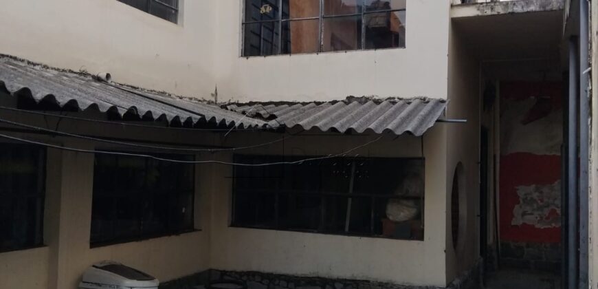 Casa à venda para reforma com 430 m² de área construída no tradicional bairro do Sumaré.