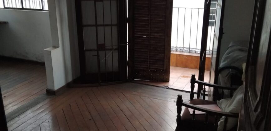 Casa à venda para reforma com 430 m² de área construída no tradicional bairro do Sumaré.