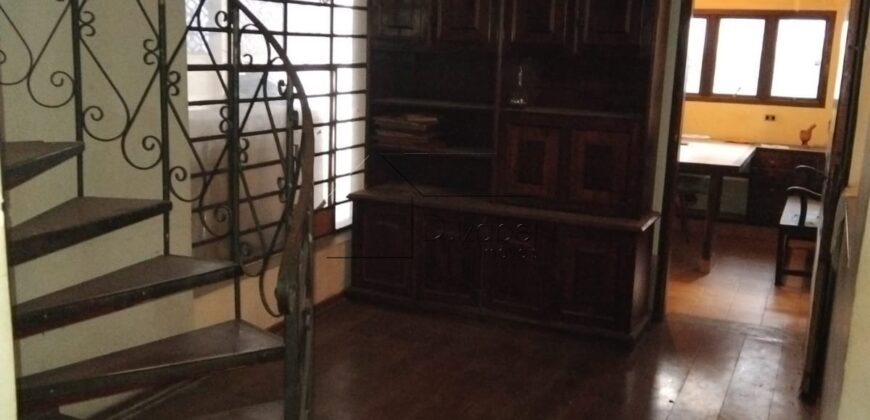 Casa à venda para reforma com 430 m² de área construída no tradicional bairro do Sumaré.