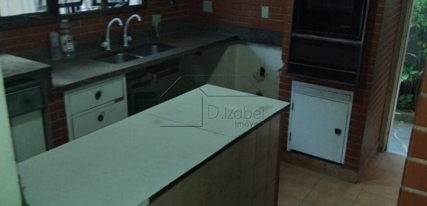 Casa à venda para reforma com 430 m² de área construída no tradicional bairro do Sumaré.