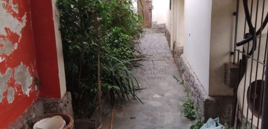 Casa à venda para reforma com 430 m² de área construída no tradicional bairro do Sumaré.