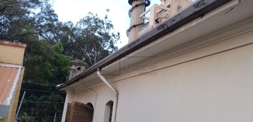 Casa à venda para reforma com 430 m² de área construída no tradicional bairro do Sumaré.