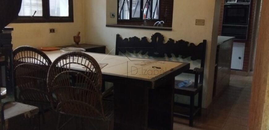 Casa à venda para reforma com 430 m² de área construída no tradicional bairro do Sumaré.