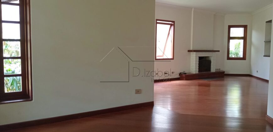 Casa sobrado à Venda em Rua Fechada na Vila Ida –294m² Construídos, 4 quartos sendo 2 suites, Segurança 24h.