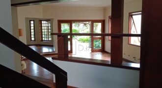 Casa sobrado à Venda em Rua Fechada na Vila Ida –294m² Construídos, 4 quartos sendo 2 suites, Segurança 24h.