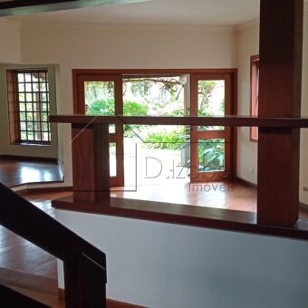 Casa sobrado à Venda em Rua Fechada na Vila Ida –294m² Construídos, 4 quartos sendo 2 suites, Segurança 24h.