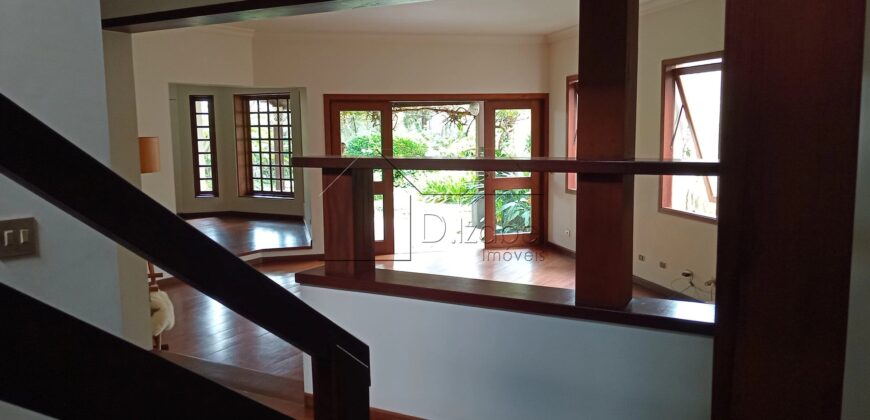 Casa sobrado à Venda em Rua Fechada na Vila Ida –294m² Construídos, 4 quartos sendo 2 suites, Segurança 24h.