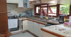 Casa sobrado à Venda em Rua Fechada na Vila Ida –294m² Construídos, 4 quartos sendo 2 suites, Segurança 24h.