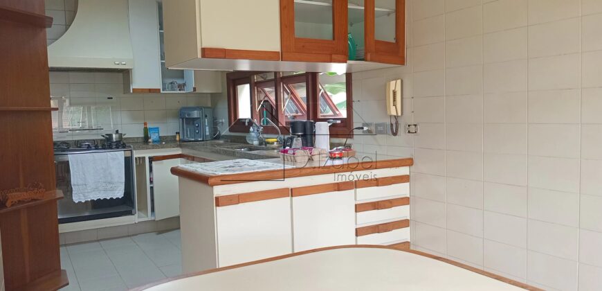 Casa sobrado à Venda em Rua Fechada na Vila Ida –294m² Construídos, 4 quartos sendo 2 suites, Segurança 24h.