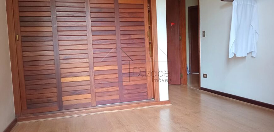 Casa sobrado à Venda em Rua Fechada na Vila Ida –294m² Construídos, 4 quartos sendo 2 suites, Segurança 24h.