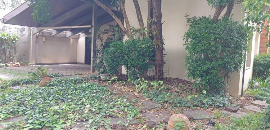 Casa sobrado à Venda em Rua Fechada na Vila Ida –294m² Construídos, 4 quartos sendo 2 suites, Segurança 24h.