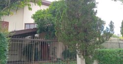 Casa sobrado à Venda em Rua Fechada na Vila Ida –294m² Construídos, 4 quartos sendo 2 suites, Segurança 24h.