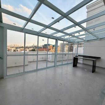 Cobertura duplex à venda com 122 m², totalmente reformada e nunca habitada, na Vila Ipojuca.