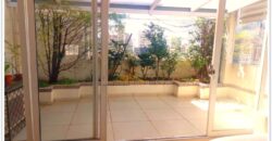 Cobertura duplex à venda com 578 m² úteis e 5 dormitórios no Cerqueira César, com vista permanente para o Clube Paulistano e o Jardim Europa.