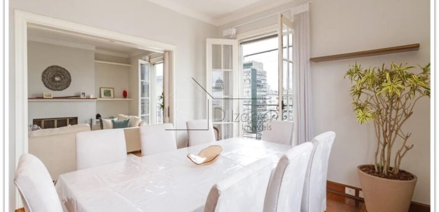 Cobertura duplex à venda com 578 m² úteis e 5 dormitórios no Cerqueira César, com vista permanente para o Clube Paulistano e o Jardim Europa.