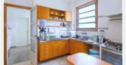 Cobertura duplex à venda com 578 m² úteis e 5 dormitórios no Cerqueira César, com vista permanente para o Clube Paulistano e o Jardim Europa.