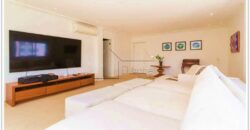 Cobertura duplex à venda com 578 m² úteis e 5 dormitórios no Cerqueira César, com vista permanente para o Clube Paulistano e o Jardim Europa.