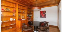 Cobertura duplex à venda com 578 m² úteis e 5 dormitórios no Cerqueira César, com vista permanente para o Clube Paulistano e o Jardim Europa.