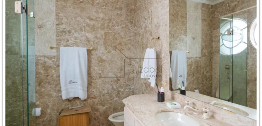 Cobertura duplex à venda com 578 m² úteis e 5 dormitórios no Cerqueira César, com vista permanente para o Clube Paulistano e o Jardim Europa.