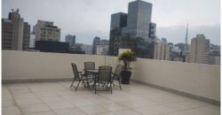 Cobertura duplex à venda com 578 m² úteis e 5 dormitórios no Cerqueira César, com vista permanente para o Clube Paulistano e o Jardim Europa.