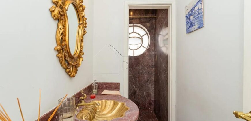 Cobertura duplex à venda com 578 m² úteis e 5 dormitórios no Cerqueira César, com vista permanente para o Clube Paulistano e o Jardim Europa.