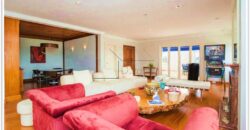 Cobertura duplex à venda com 578 m² úteis e 5 dormitórios no Cerqueira César, com vista permanente para o Clube Paulistano e o Jardim Europa.