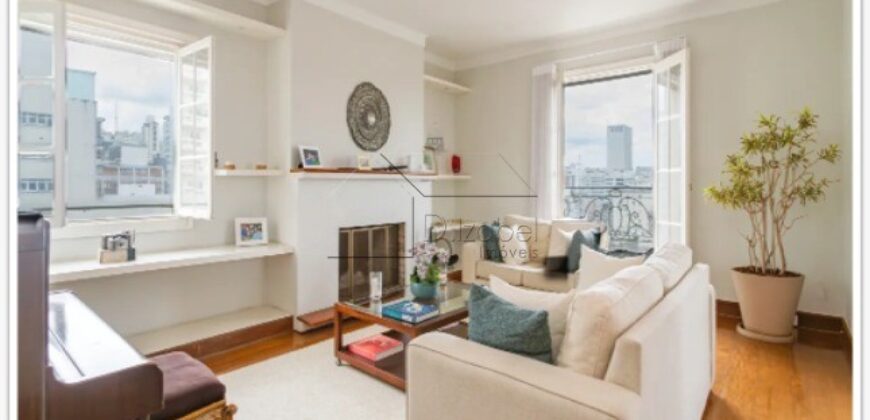 Cobertura duplex à venda com 578 m² úteis e 5 dormitórios no Cerqueira César, com vista permanente para o Clube Paulistano e o Jardim Europa.