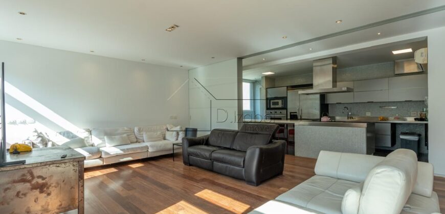 Apartamento à venda com 239 metros  3 suítes no Jardim Paulista.