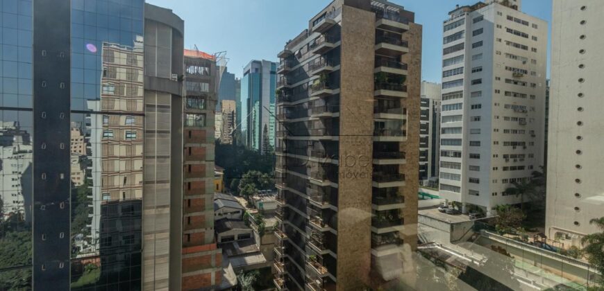 Apartamento à venda com 239 metros  3 suítes no Jardim Paulista.