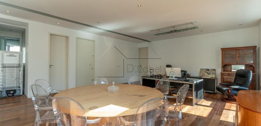 Apartamento à venda com 239 metros  3 suítes no Jardim Paulista.