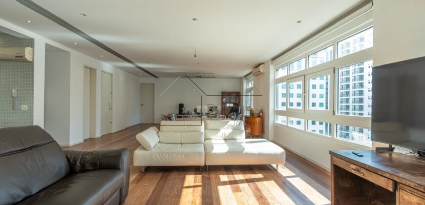 Apartamento à venda com 239 metros  3 suítes no Jardim Paulista.