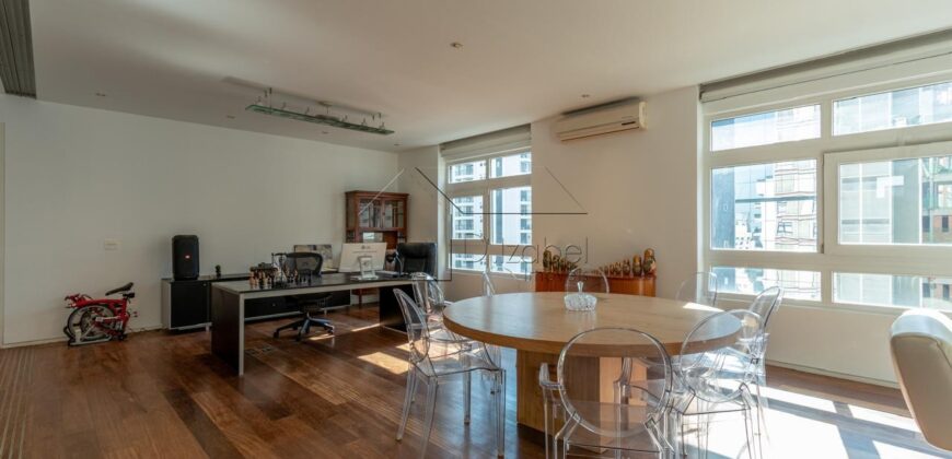 Apartamento à venda com 239 metros  3 suítes no Jardim Paulista.