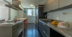 Apartamento à venda com 239 metros  3 suítes no Jardim Paulista.