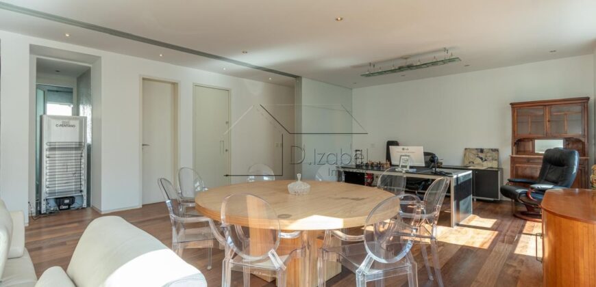 Apartamento à venda com 239 metros  3 suítes no Jardim Paulista.