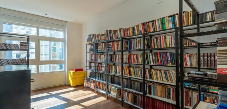 Apartamento à venda com 239 metros  3 suítes no Jardim Paulista.