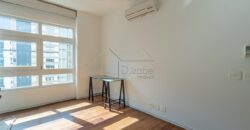 Apartamento à venda com 239 metros  3 suítes no Jardim Paulista.