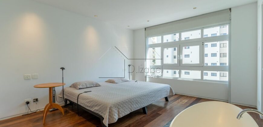 Apartamento à venda com 239 metros  3 suítes no Jardim Paulista.