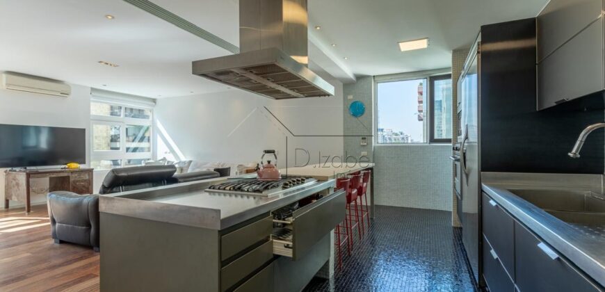 Apartamento à venda com 239 metros  3 suítes no Jardim Paulista.