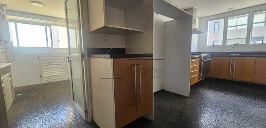 Apartamento à venda com 215 m² e 3 quartos todos suítes no Sumaré.